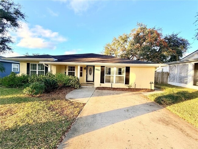 Building Photo - 1020 2nd Ave NW