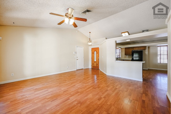 Photo - 3Bed/2Bath House at 59th Ave/Union Hills! Move-In Ready on 07/30/2026!