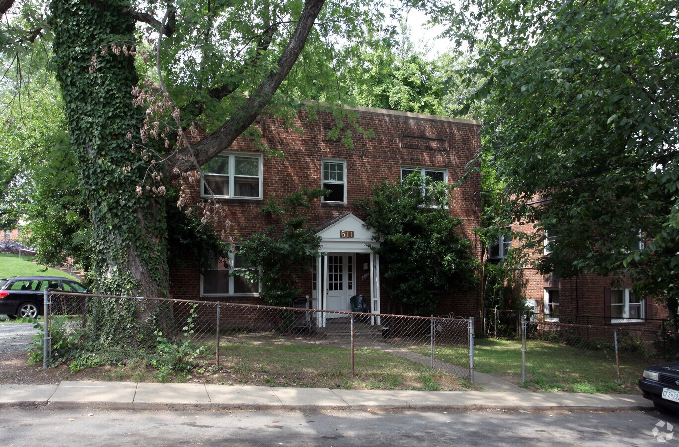 Photo - 611 Silver Spring Ave Apartments