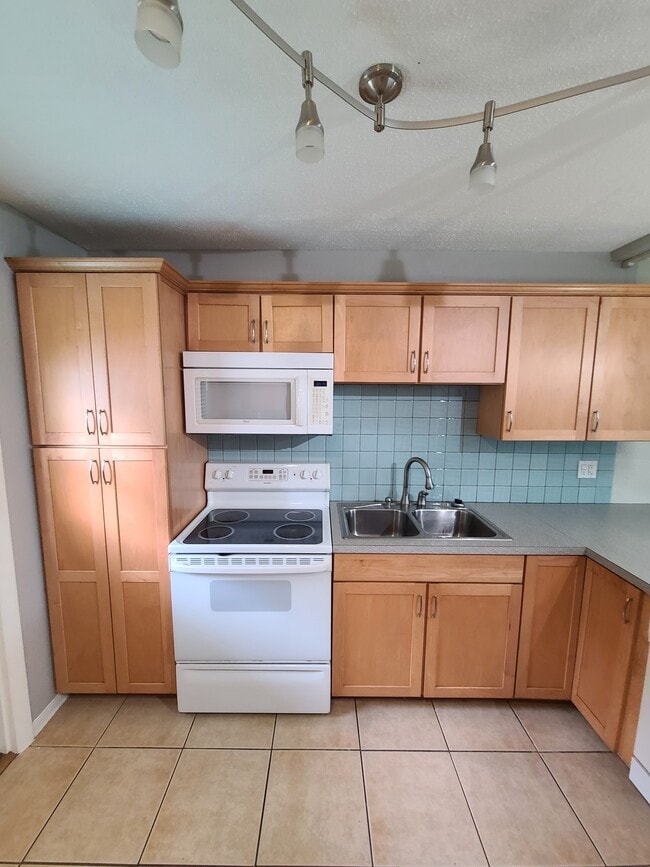 Unit 106 - West Winds