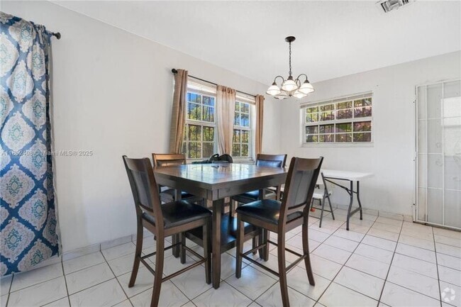 Building Photo - 2 bedroom in Miami FL 33138 Rental