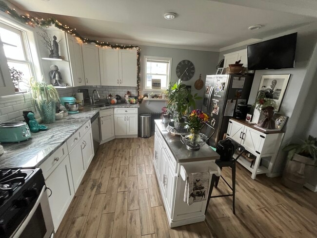 Photo - 125 Weaver Ave Unit 2nd Level