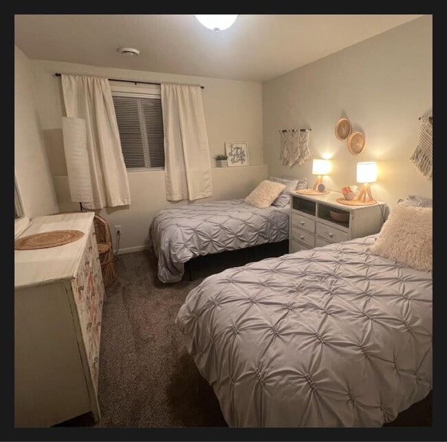 Photo - 3302 8th St NE