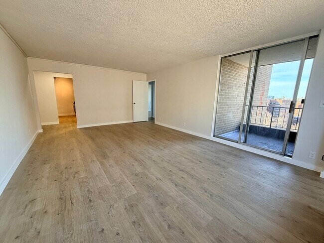 Photo - 44 Washington St Unit 901