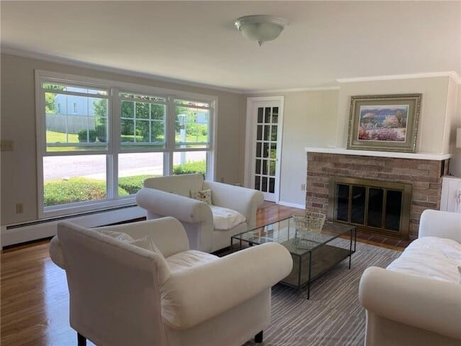 Photo - 164 Knowlesway Ext