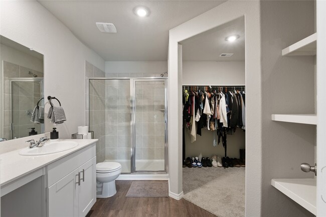 Photo - 534 Dalloway St