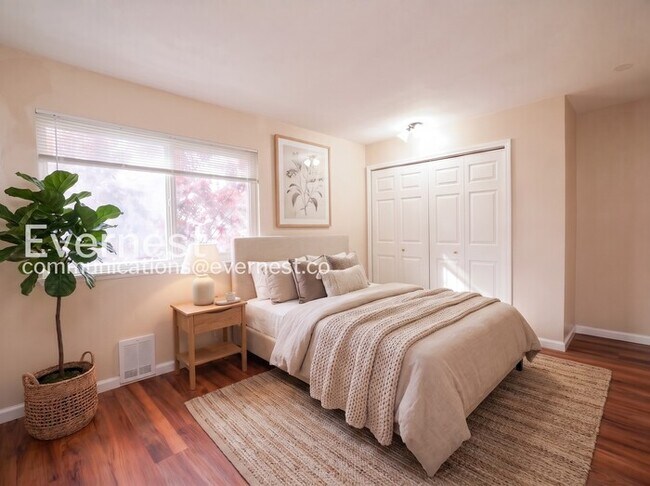 Photo - 8823 Holly Dr Unit Apartment E206