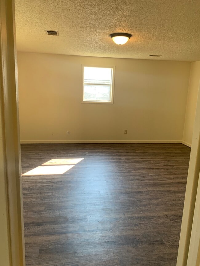 Photo - 109 White Oak St