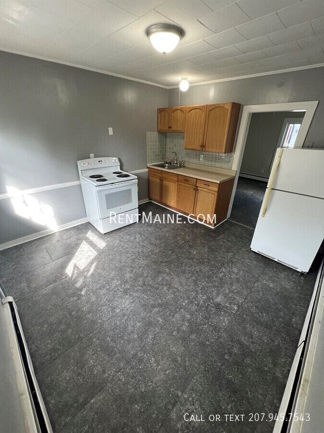 Building Photo - 61-63 Pearl St. Apt.-4