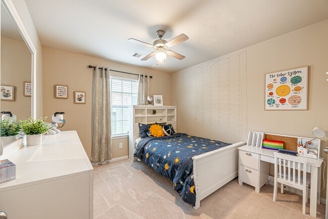 119 Emerald Loch Ln
