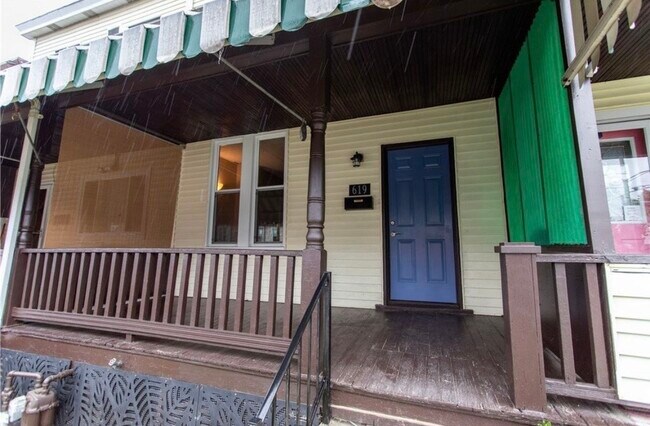 Photo - 619 E 17th Ave