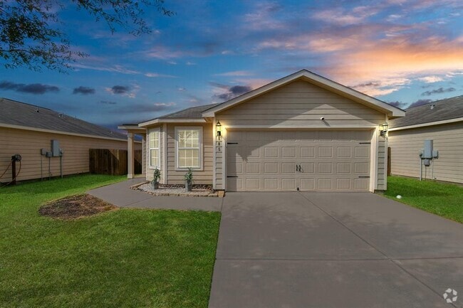 Building Photo - 985 Lake View Cir W Rental