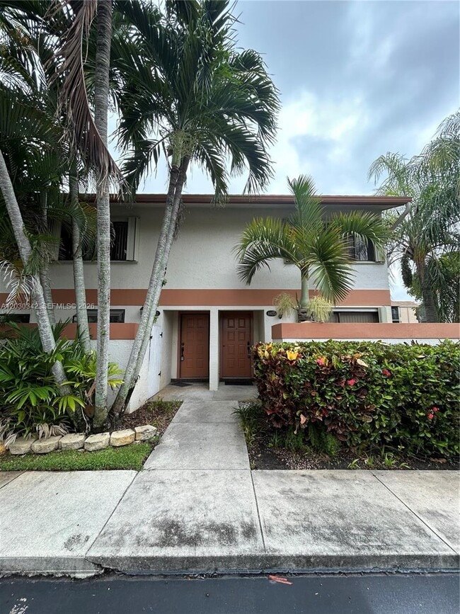 Building Photo - 4401 SW 70th Ter