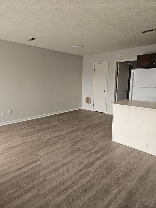 Photo - 1 bedroom 1 bathroom Unit Apt #39