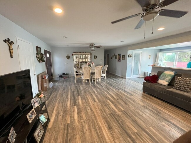 Photo - Charming 3-Bedroom Home in the Heart of Santee – Prime Location Near Parks and Schools! *$500.00 ...