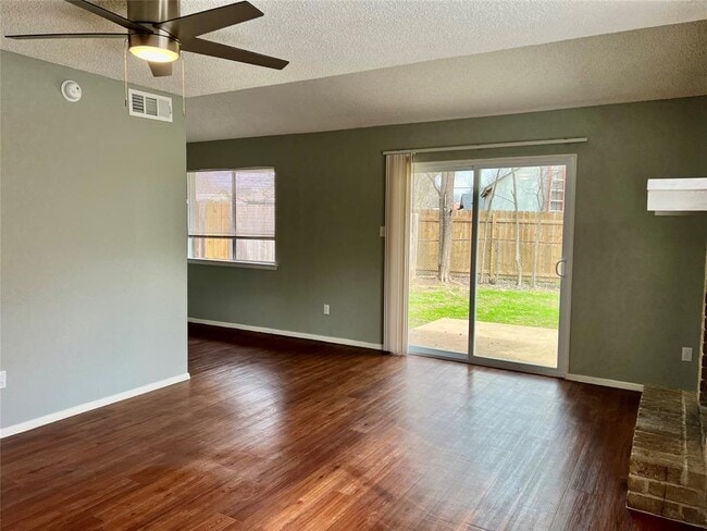 Photo - 10707 Daryl Cove