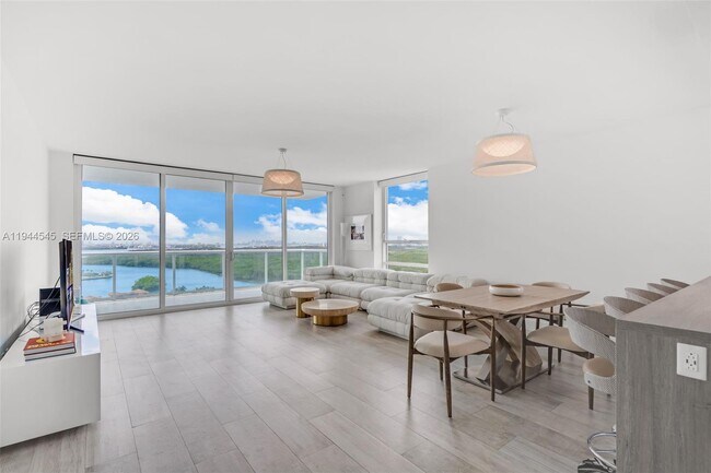 Photo - 400 Sunny Isles Blvd Unidad 1801