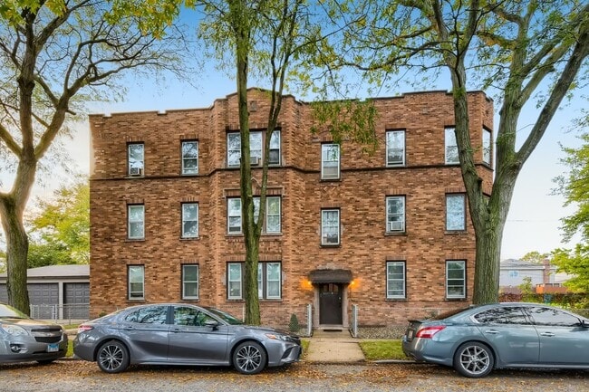 Building Photo - 10904 S Avenue D Unit 2N