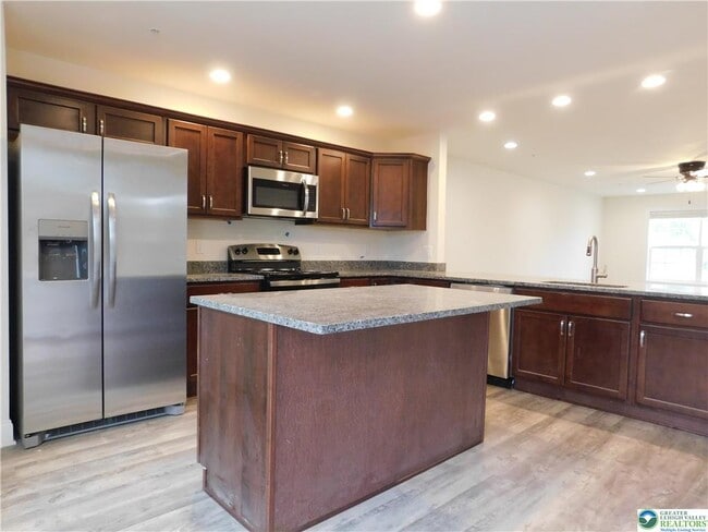 Photo - 1549 Burkhardt St