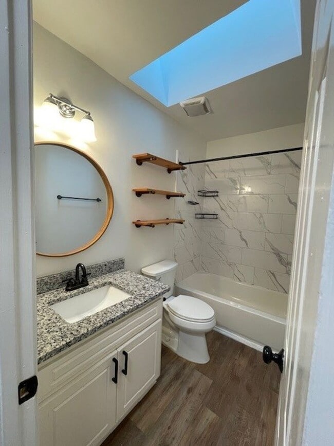 Photo - 32 Huntsfield Dr