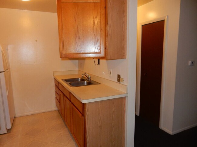 Photo - 5110 Maple St