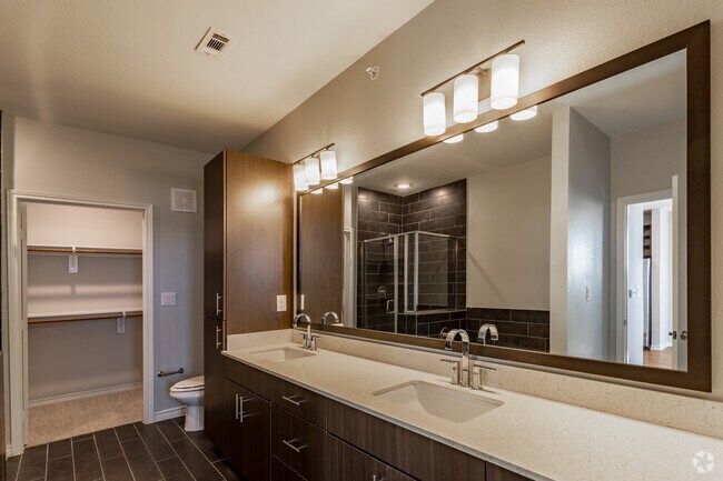 1BR, 1BA - 810SF - Oxford at Medical Center