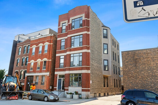 Building Photo - 613 N Racine Ave Unit 1
