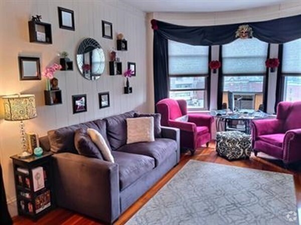 Building Photo - 1390 Beacon St Rental