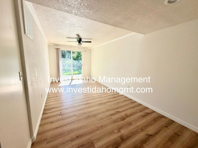Photo - North 11th Street Unidad 1006