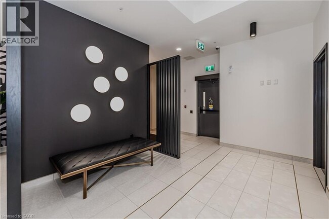 Photo - 24 Union St E Unit 406