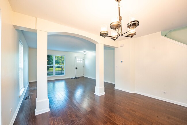 Photo - 965 Summerhill Dr