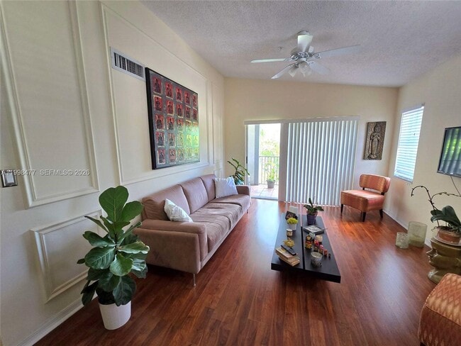 Photo - 4320 NW 107th Ave Unidad 307-1