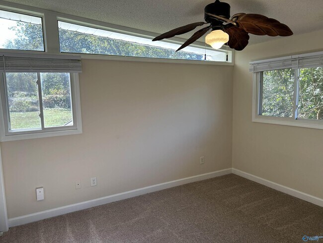 Photo - 427 S Edgemont Cir NW