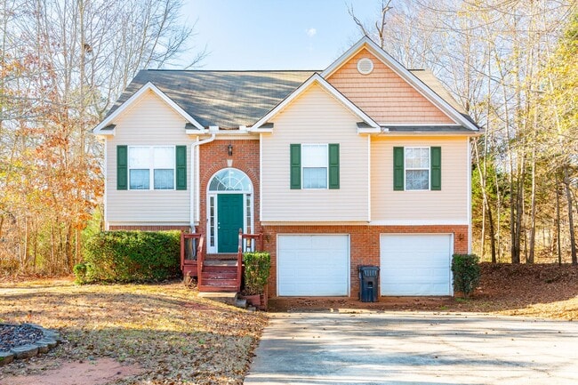 Photo - Spacious 4 Bedroom, 3 Bathroom Home in Cov...