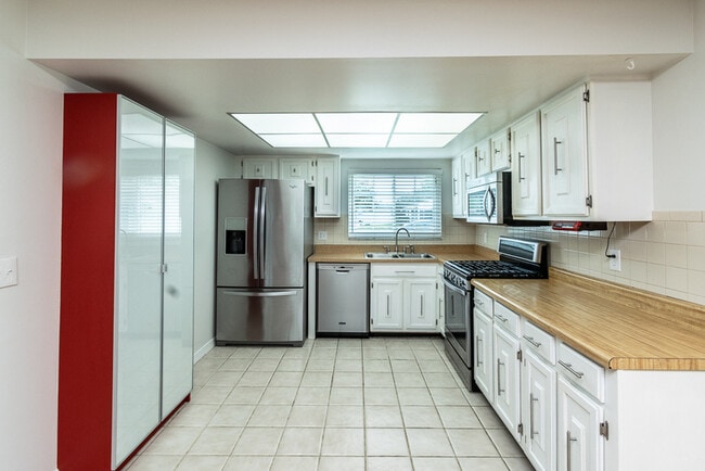 Photo - 10502 Linger Ln