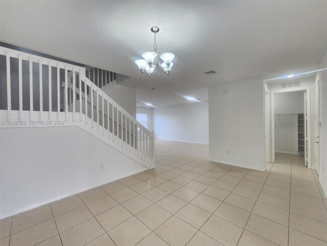 Photo - 641 NE 191st Ter
