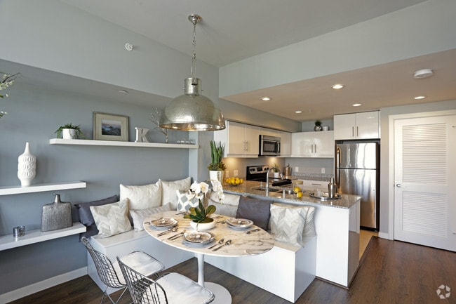 1 BR, 1 BA - 665 SF