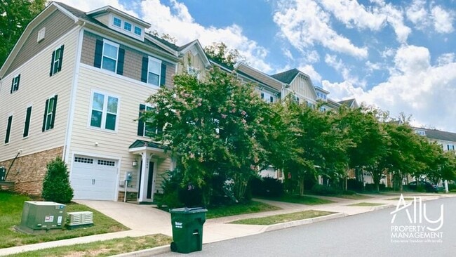 Photo - 2044 BethPage Ct