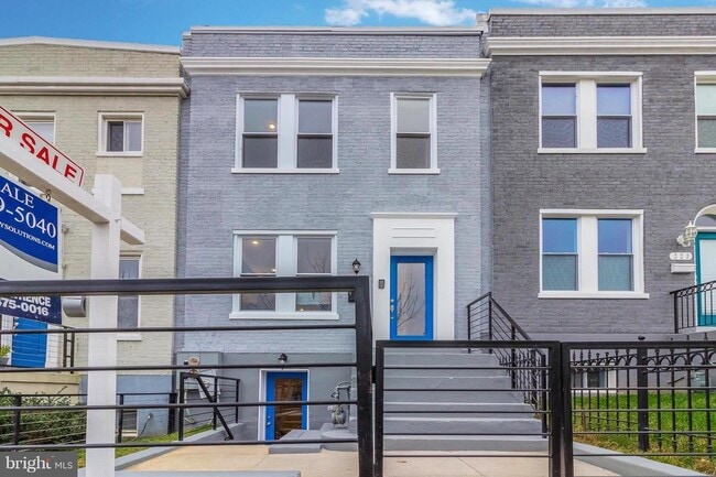 225 Bryant St NE Unit A