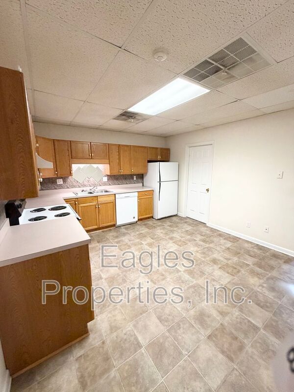 Photo - 103 N Center