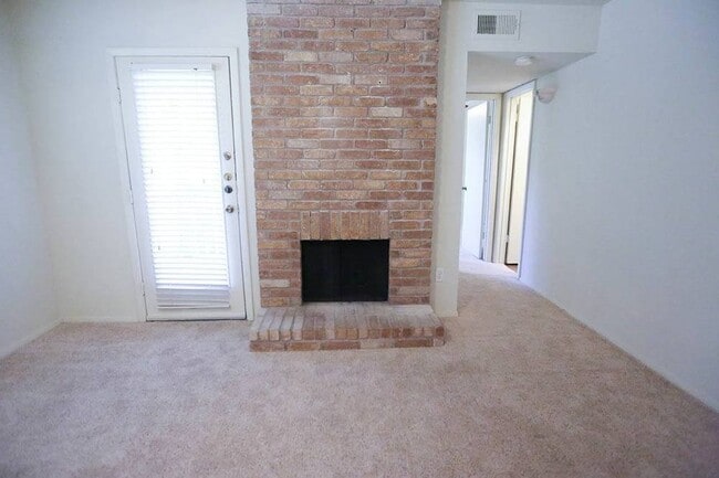 Photo - 8405 Bent Tree Rd Unidad 3412