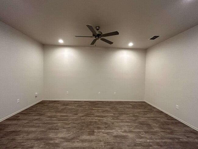 Photo - 11620 Evanston Ave