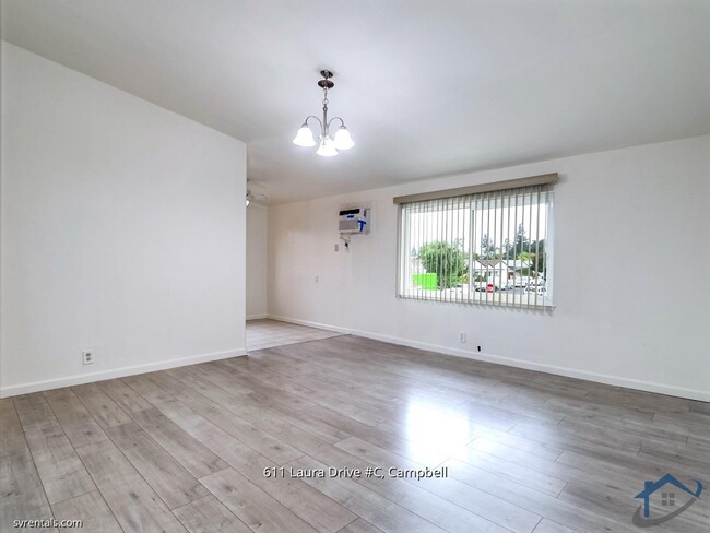 Photo - 611 Laura Dr