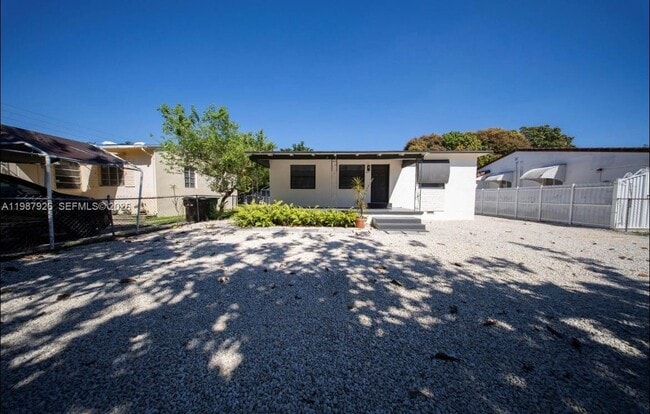 Building Photo - 217 E 48th St Unit 2