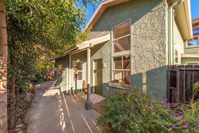 Photo - 543 Fernwood Pacific Dr