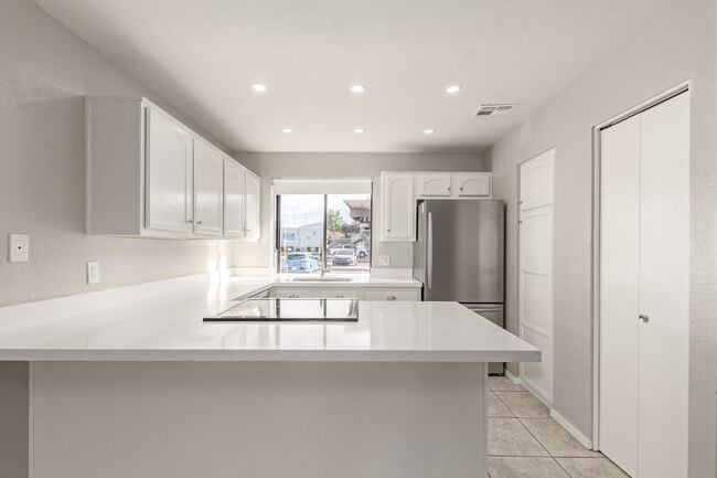 Photo - 11666 N 28th Dr Unidad 120