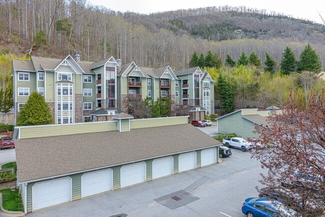 Photo - Beautiful 1-Bedroom Condo with Detached Garage in the Eastwood Village complex available (Water I...