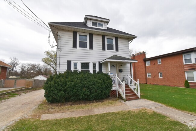 Building Photo - 359 W St Charles Rd Rental