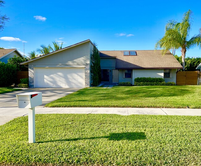 Building Photo - 1523 Gallinule Dr Rental