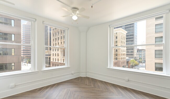 Bedrooms with high ceilings and original features - Bank Lofts